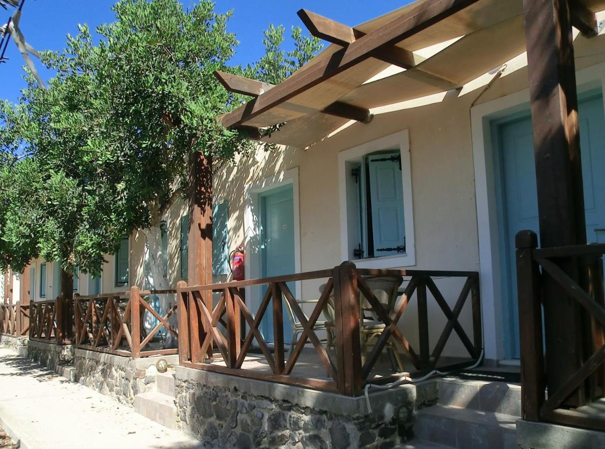 Santorini Camping & Hostel Фира Екстериор снимка