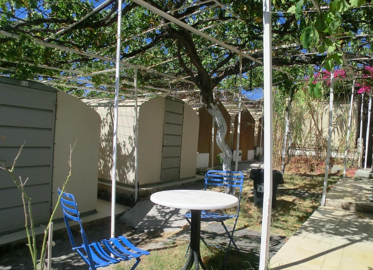 Santorini Camping & Hostel Фира Екстериор снимка