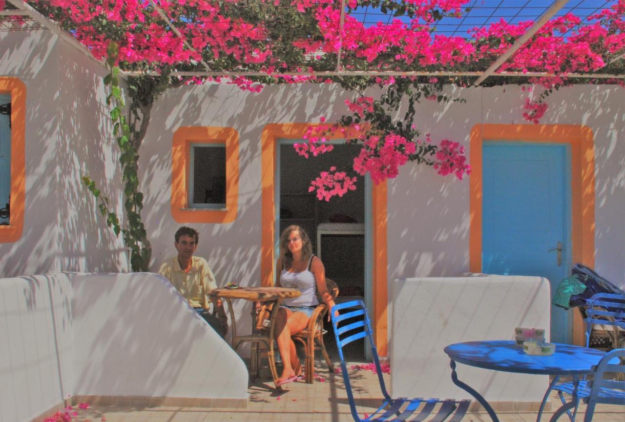 Santorini Camping & Hostel Фира Екстериор снимка