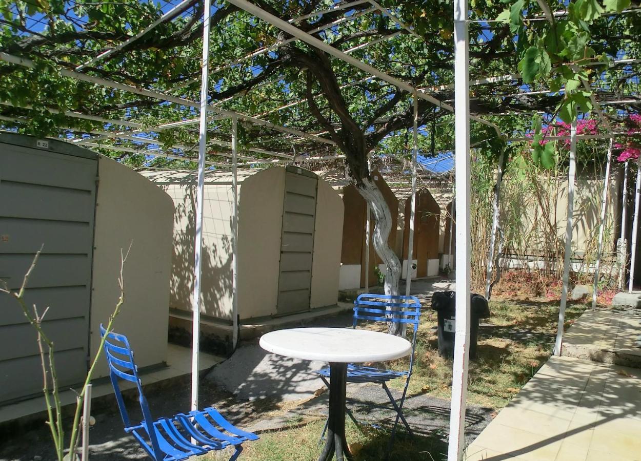 Santorini Camping & Hostel Фира Екстериор снимка