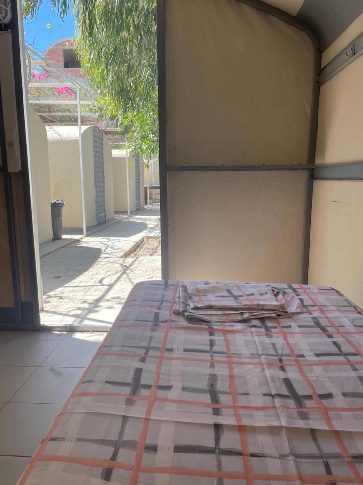 Santorini Camping & Hostel Фира Екстериор снимка
