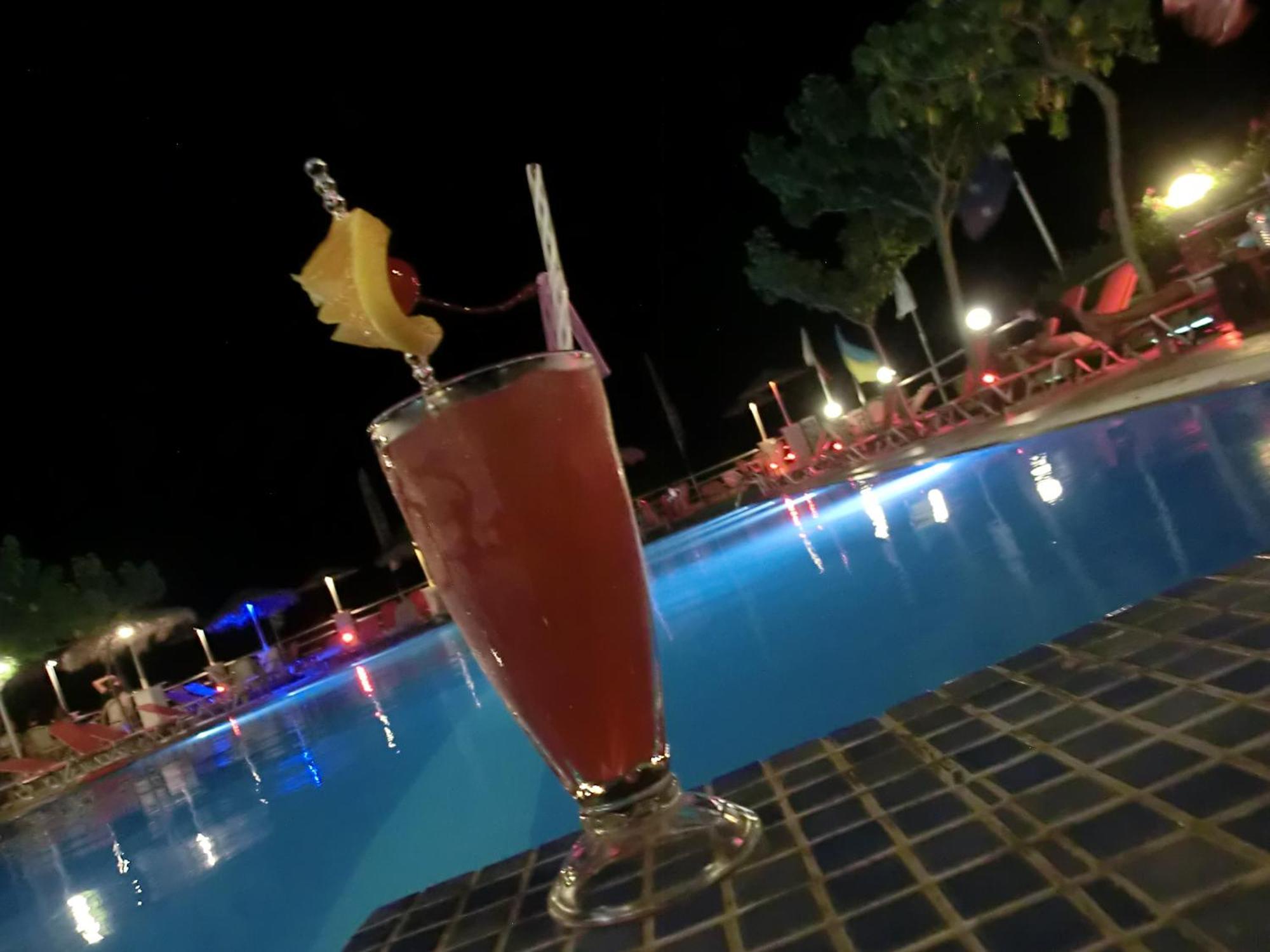 Santorini Camping & Hostel Фира Екстериор снимка