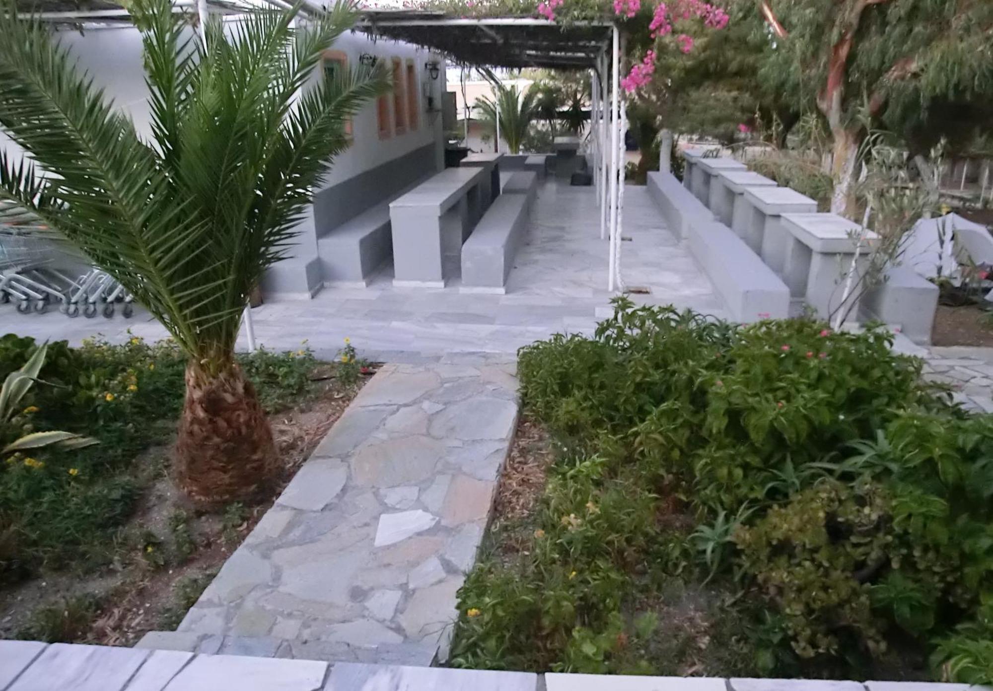 Santorini Camping & Hostel Фира Екстериор снимка